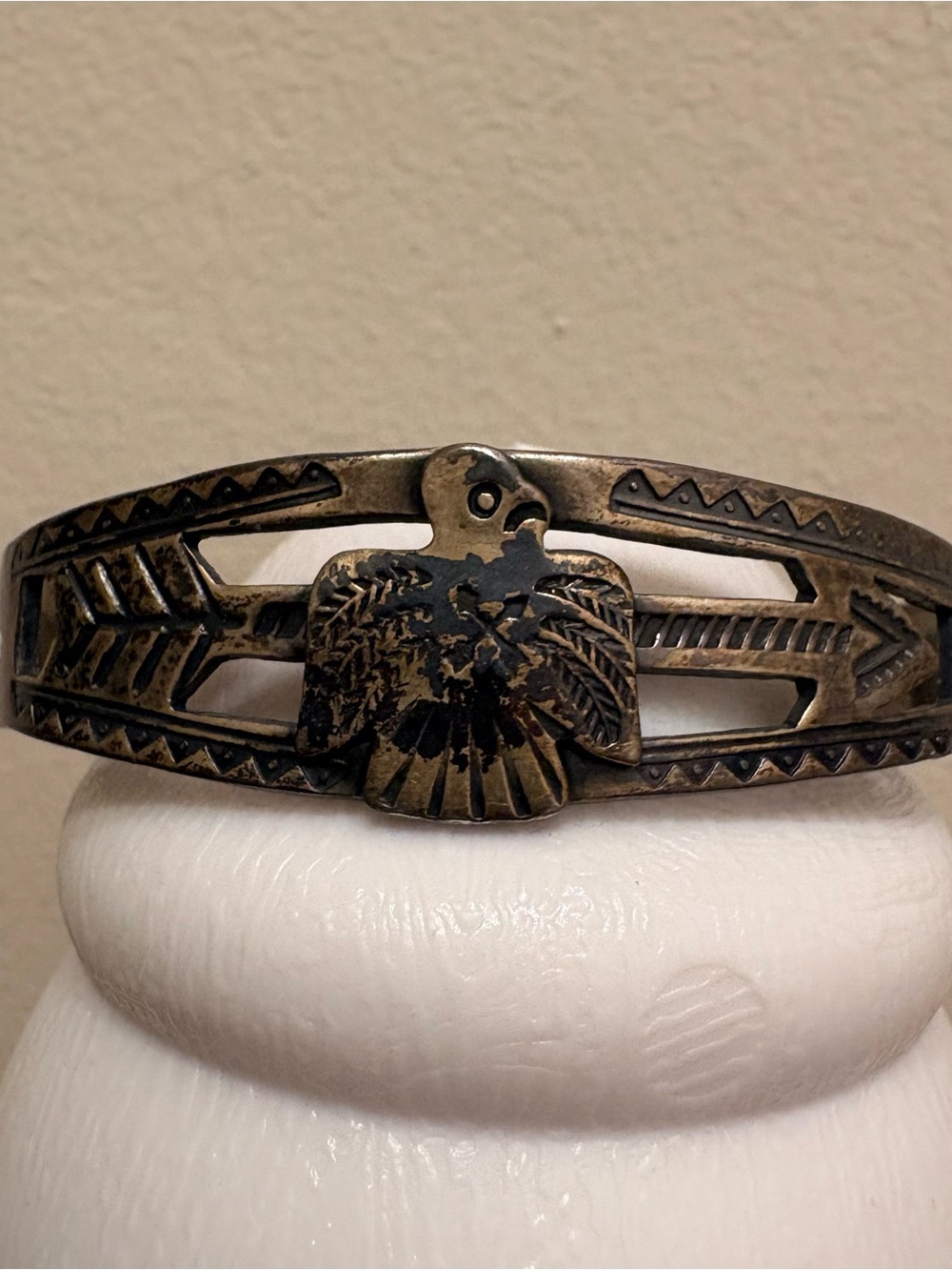 Vintage Southwestern Silver Tone Thunderbird Arrow Cuff Bracelet - Picture 13 of 15